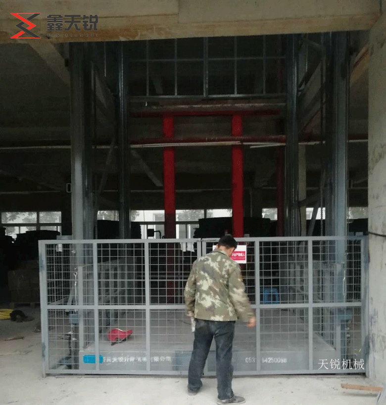 安阳10吨液压货梯交付使用